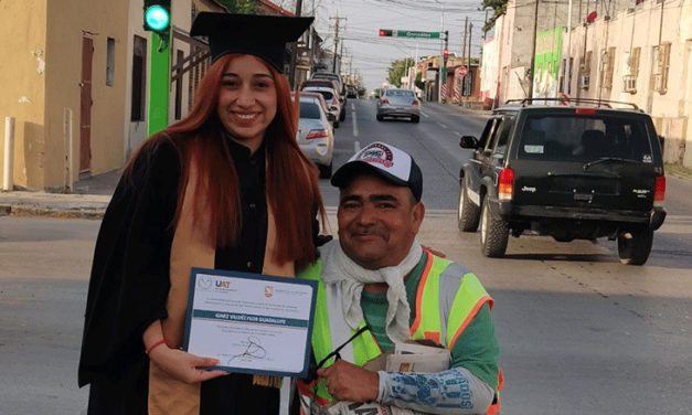 Joven le dedica título a su papá y la historia se hace viral en redes